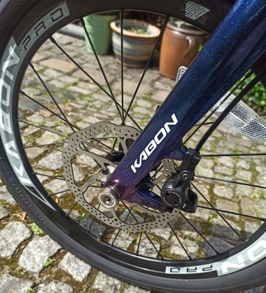 KABON City Taittopyörä hiilikuitu Shimano Altus 9 vaihdetta 20 tuumaa